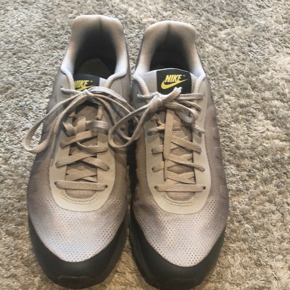 Nike men’s sneakers